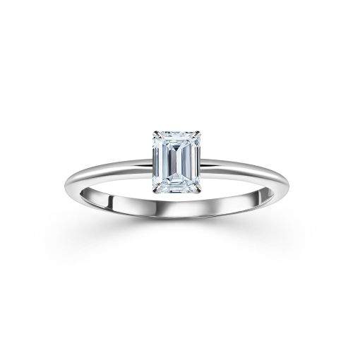 Изящное кольцо с бриллиантом "Багет"