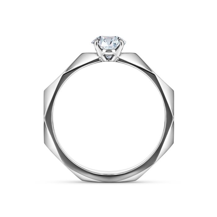 Гранённое кольцо с бриллиантом