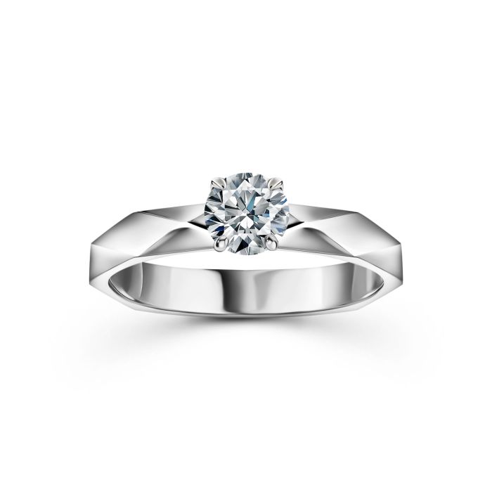 Гранённое кольцо с бриллиантом