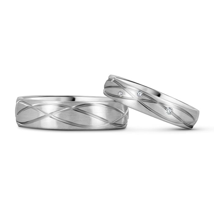 Кольца свадебные из серебра с бриллиантами