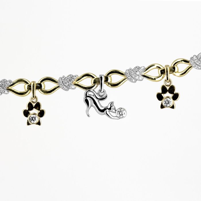 Золотой браслет «Cat» с бриллиантами