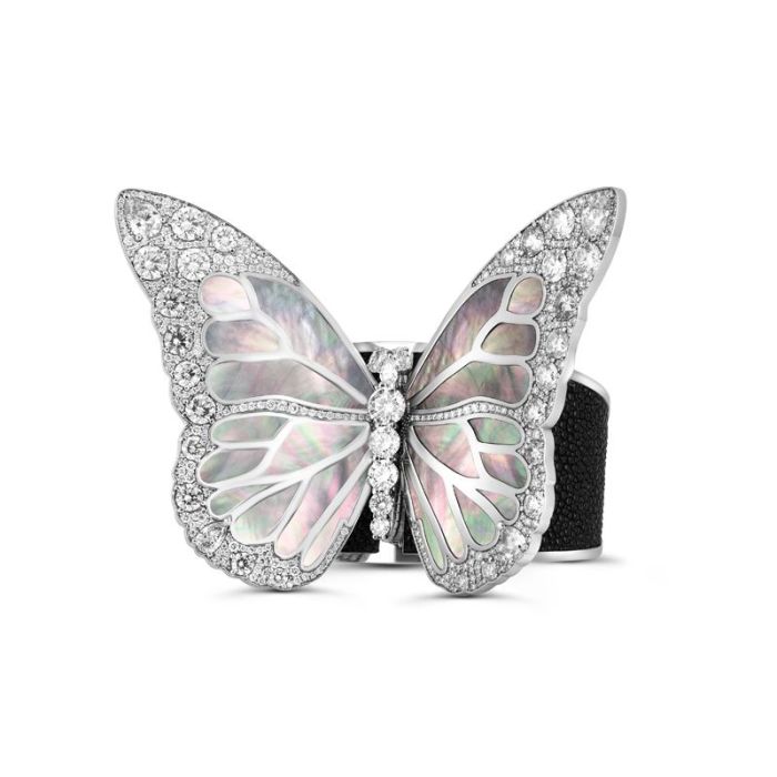 Золотой браслет с перламутром и бриллиантами 