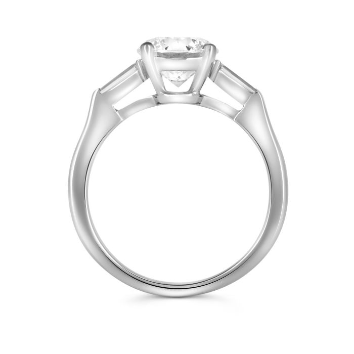 Помолвочное кольцо с тремя бриллиантами