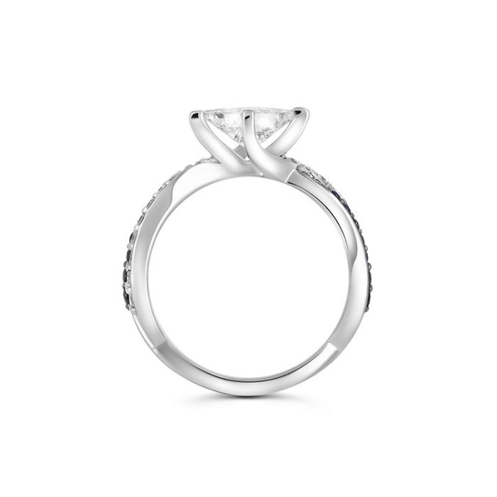 Помолвочное кольцо из белого золота с бриллиантом «Принцесса» и сапфирами