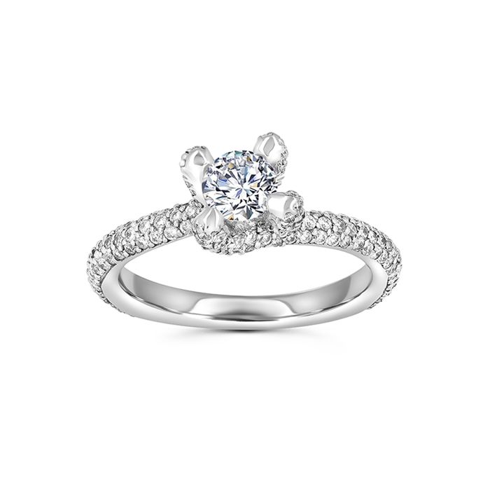 Помолвочное кольцо из белого золота с бриллиантом