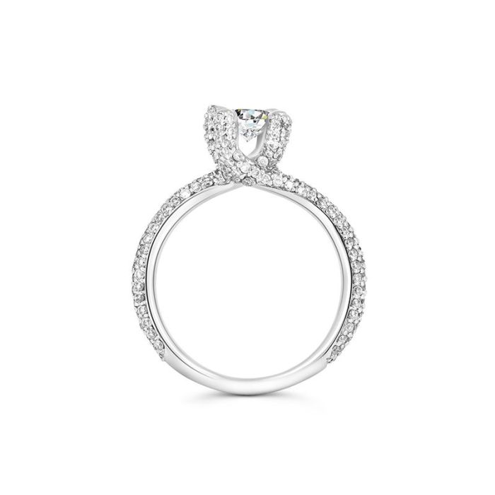 Помолвочное кольцо из белого золота с бриллиантом