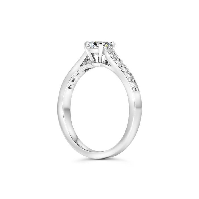 Кольцо для помолвки из белого золота с бриллиантами