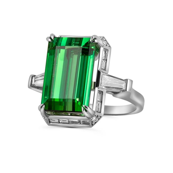 Золотой перстень с турмалином и бриллиантами