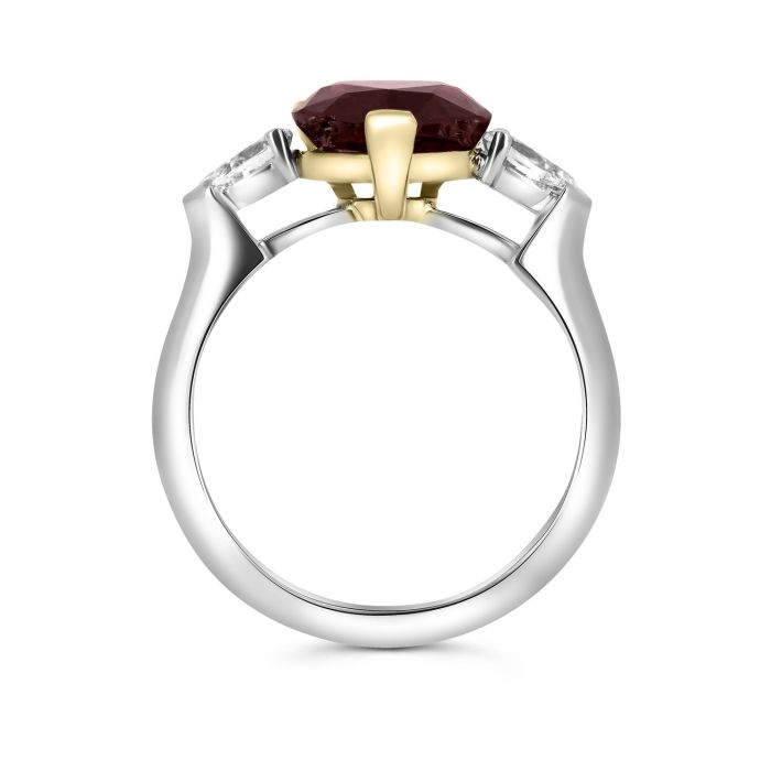 Золотое кольцо с рубином «Сердце» и бриллиантами