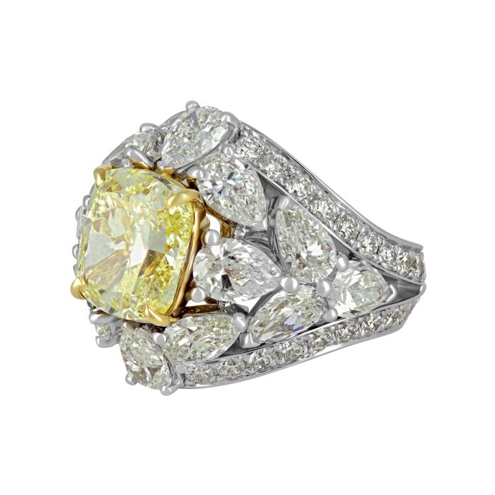 Дизайнерское золотое кольцо с желтым бриллиантом 