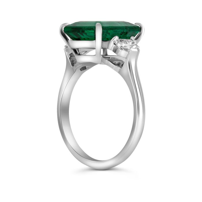 Кольцо в стиле Graff с изумрудом и бриллиантами