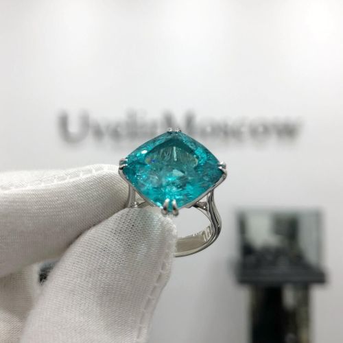 Кольцо из платины с турмалином параиба