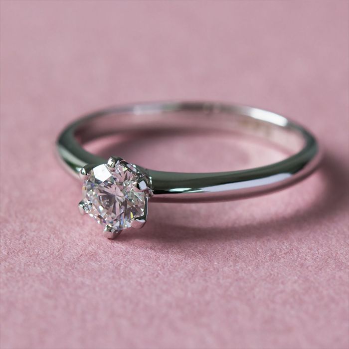 Кольцо помолвочное c бриллиантом 0.15