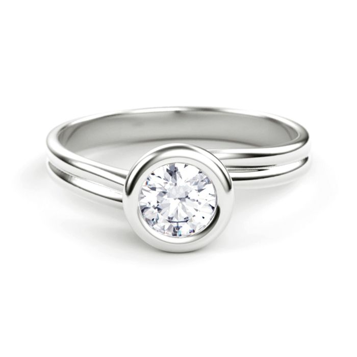 Кольцо помолвочное из белого золота с бриллиантом