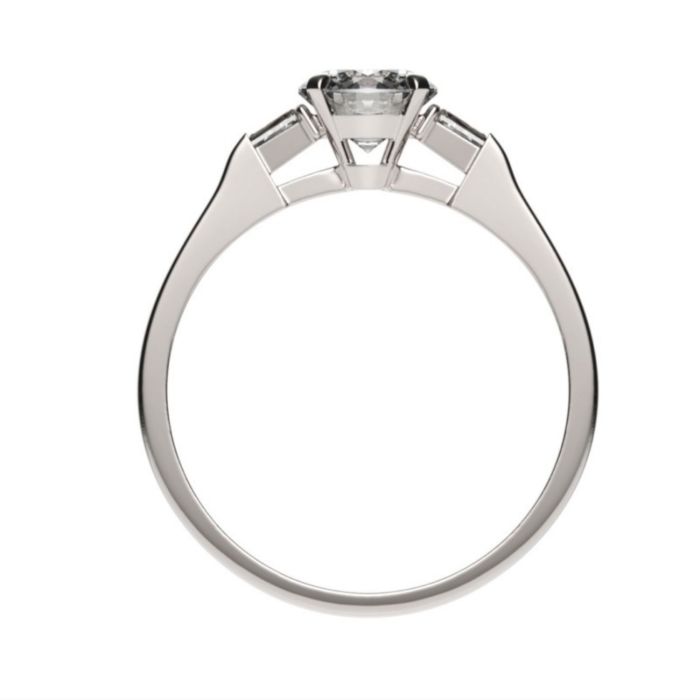 Помолвочное кольцо из белого золота с тремя бриллиантами