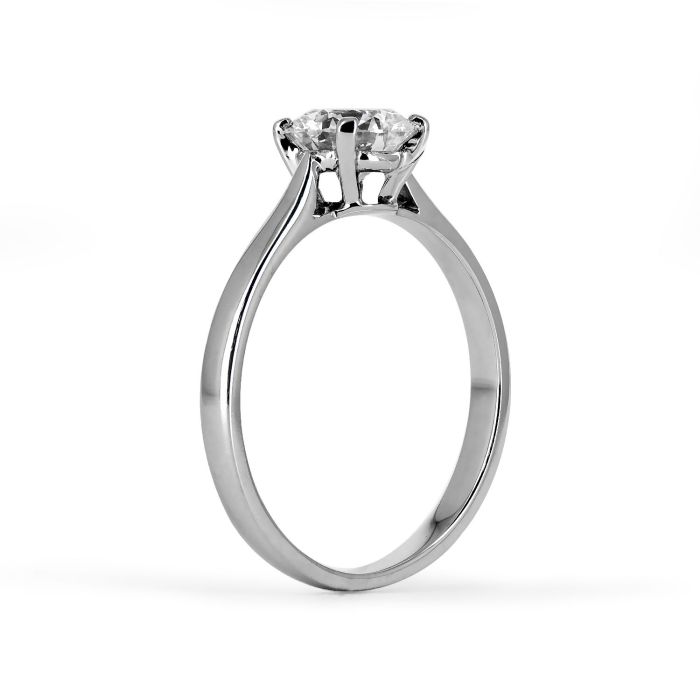 Помолвочное кольцо из белого золота с бриллиантом 0,4 карата