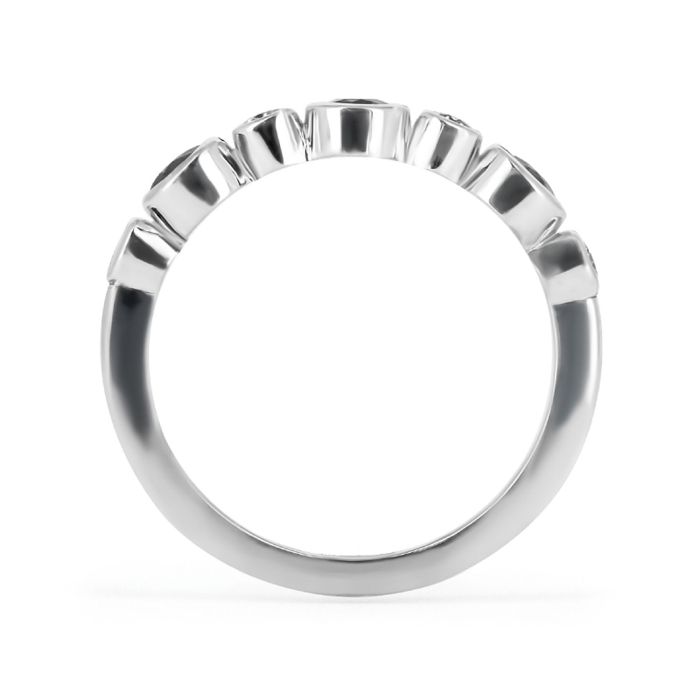 Кольцо из белого золота с бриллиантами и сапфирами