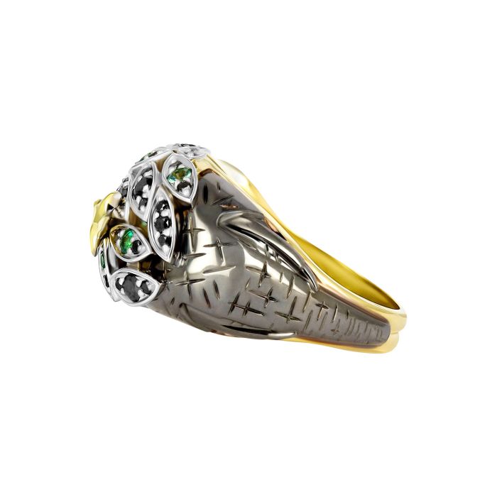 Кольцо «Слон» из комбинированного золота с изумрудами и черными бриллиантами
