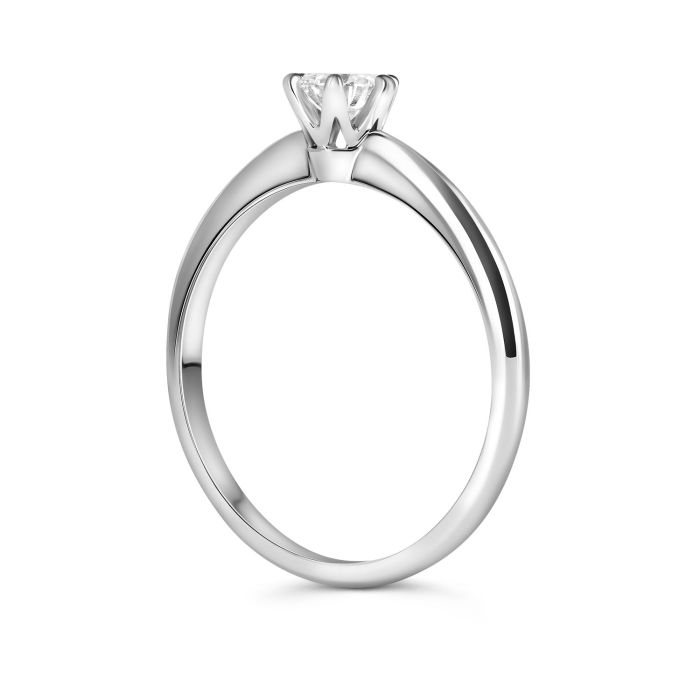 Изысканное помолвочное кольцо с бриллиантом 