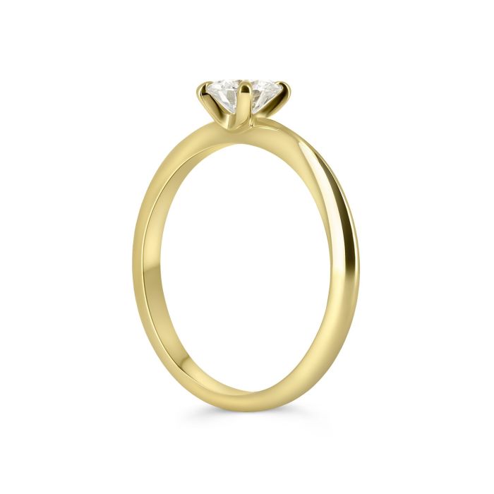 Тонкое помолвочное кольцо из желтого золота с бриллиантом