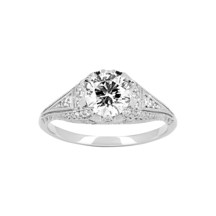 Винтажное помолвочное кольцо из платины с бриллиантами