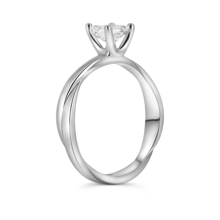 Помолвочное кольцо из золота с бриллиантом «Принцесса»