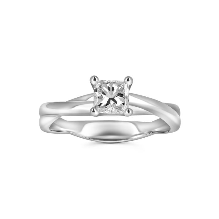 Помолвочное кольцо из золота с бриллиантом «Принцесса»