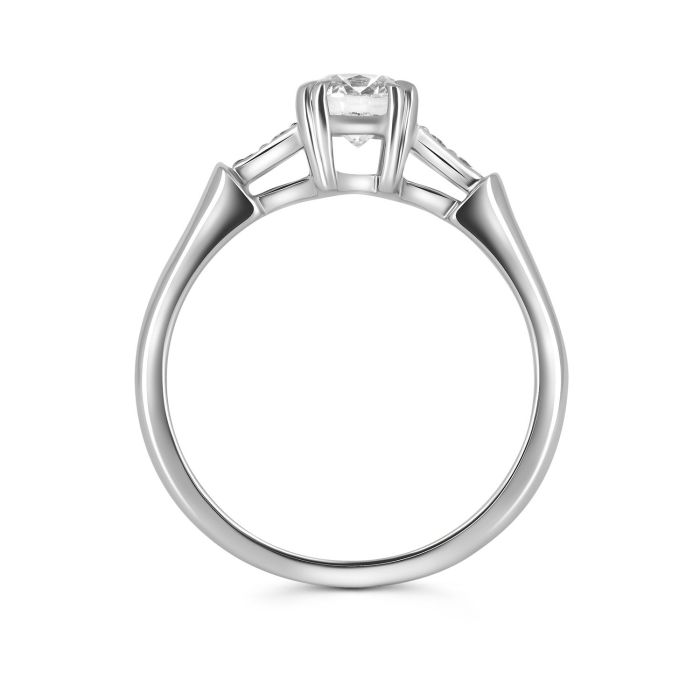 Элегантное помолвочное кольцо из белого золота