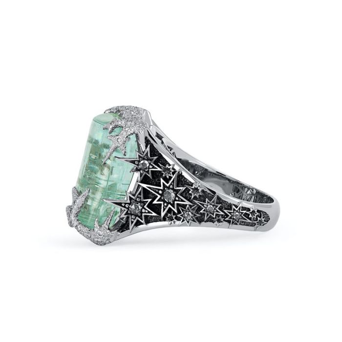 Женский перстень из белого золота с аквамарином и бриллиантами