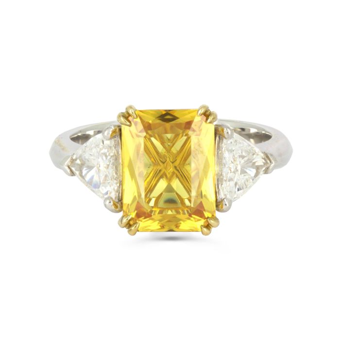 Кольцо с сапфиром 5 карат и бриллиантами