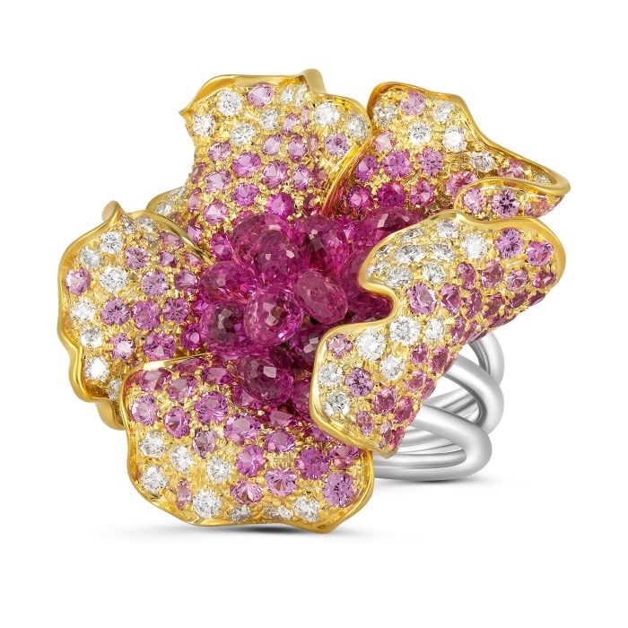 Кольцо в форме цветка с россыпью розовых сапфиров и бриллиантов