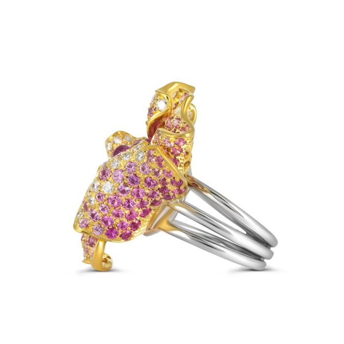 Кольцо в форме цветка с россыпью розовых сапфиров и бриллиантов