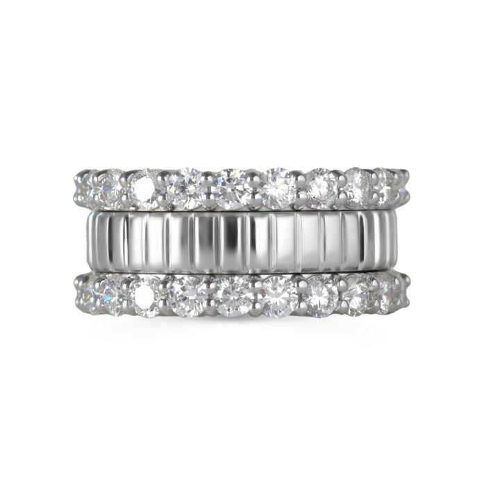 Крупное золотое кольцо с бриллиантами