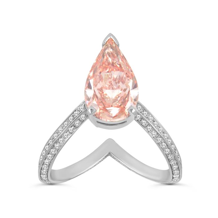 Кольцо с розовым бриллиантом