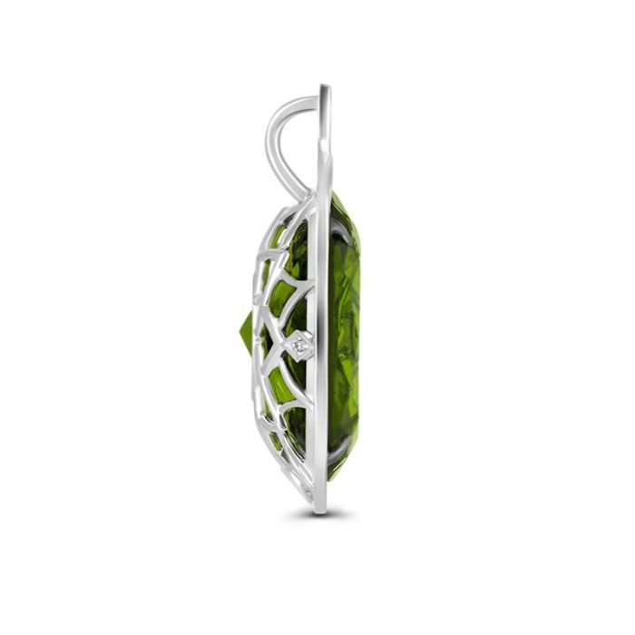 Кулон с натуральным хризолитом и бриллиантами