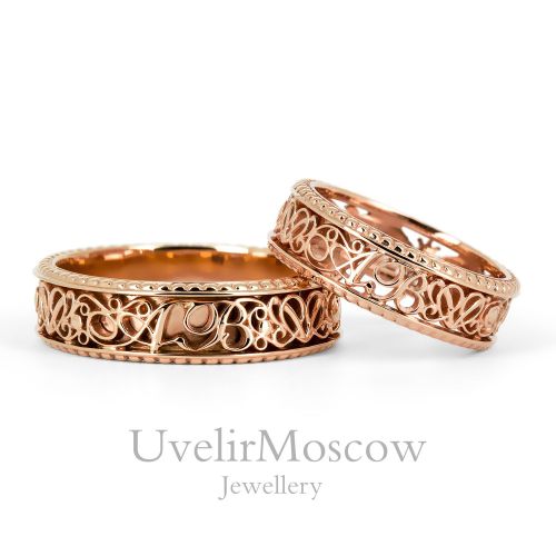 Парные обручальные кольца из красного золота с инициалами