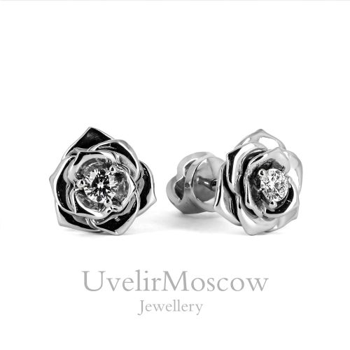 Серьги в виде роз с бриллиантами