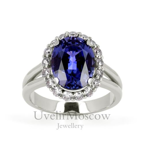 Перстень с сапфиром и бриллиантами
