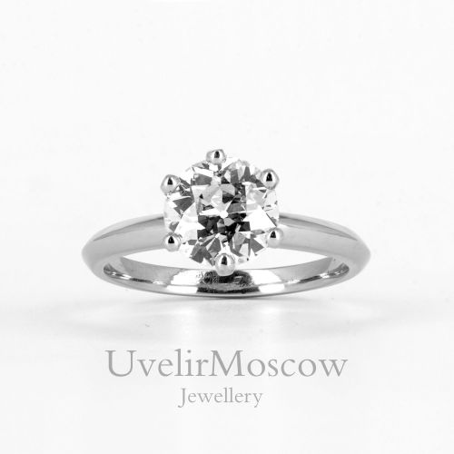 Помолвочное кольцо с бриллиантом классической огранки