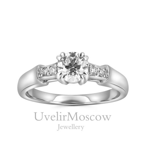 Золотое кольцо для помолвки с круглыми бриллиантами