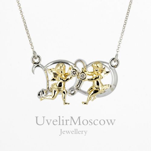 Подвеска из комбинированного золота в виде инициалов с ангелочками