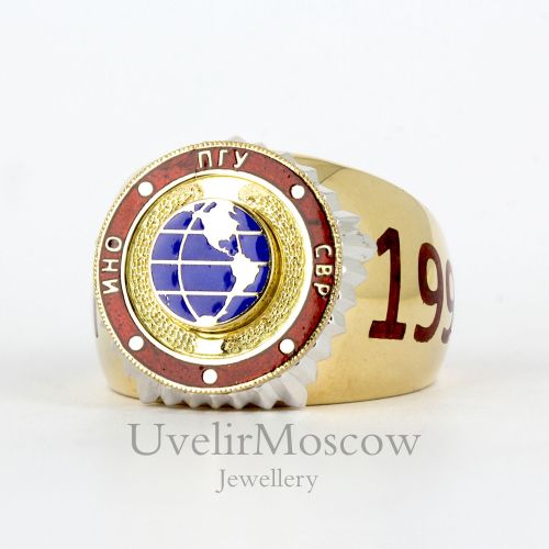 Мужская печатка с объемным рисунком и эмалью