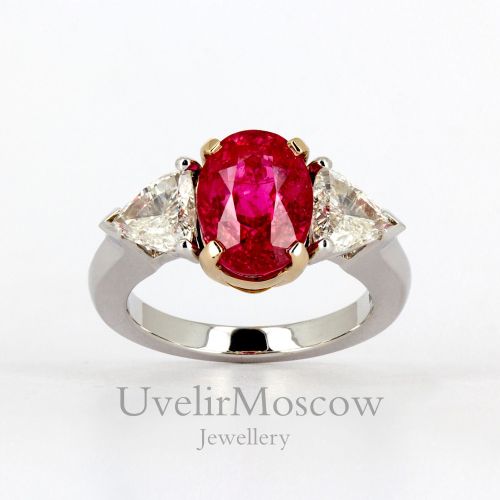 Золотое кольцо с бриллиантами и шпинелью