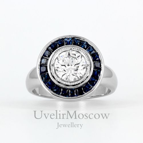 Женское золотое кольцо с бриллиантом и сапфирами