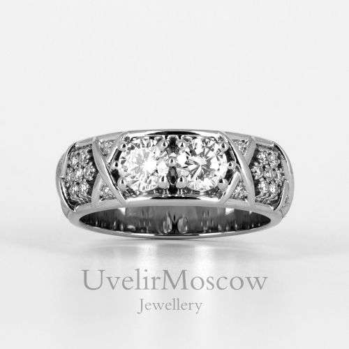 Кольцо из белого золота с объемным узором и бриллиантами