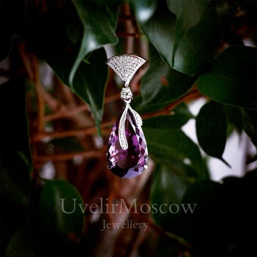 Подвеска с уругвайским аметистом и бриллиантами