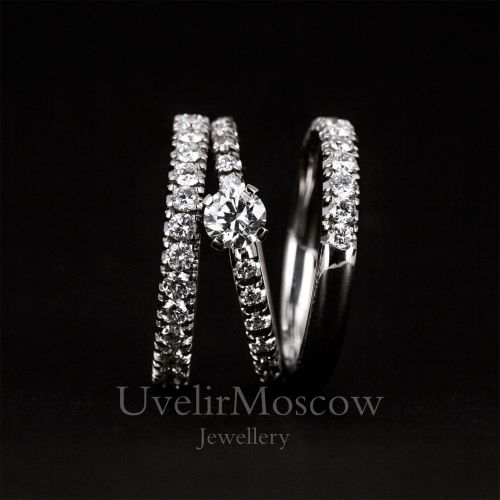 Комплект бриллиантовых колец из белого золота (обручальное и помолвочное)