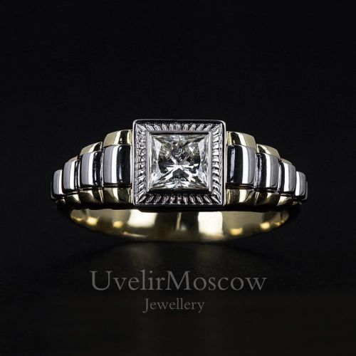 Золотое мужское кольцо с бриллиантом квадратной формы