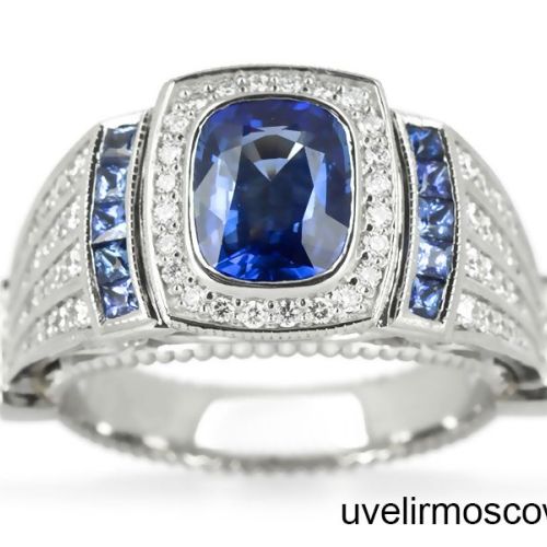 Женское кольцо из платины с сапфирами и бриллиантами