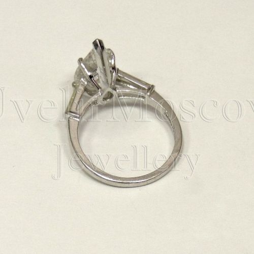 Кольца помолвочные с бриллиантом из белого золота